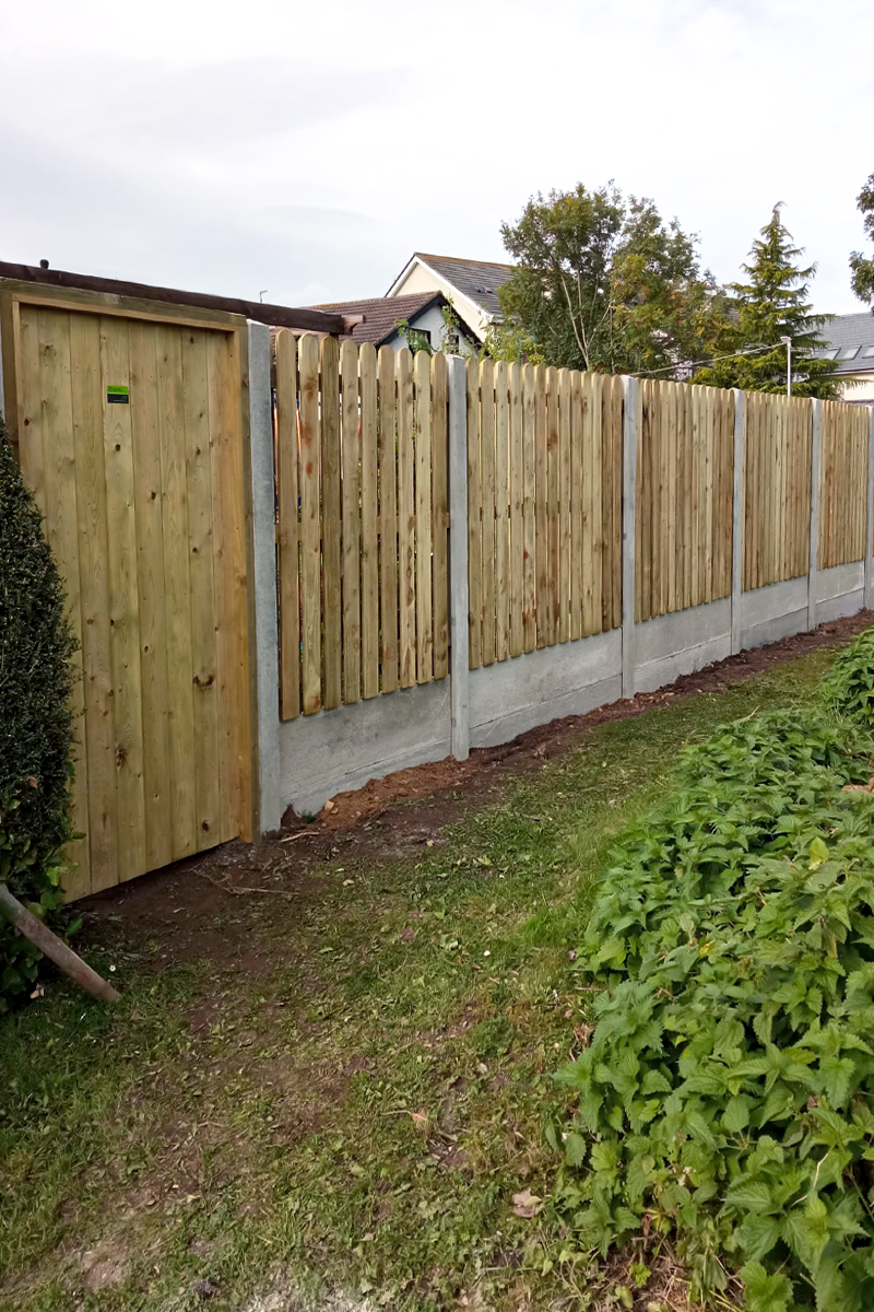 Fencing with a gate 1